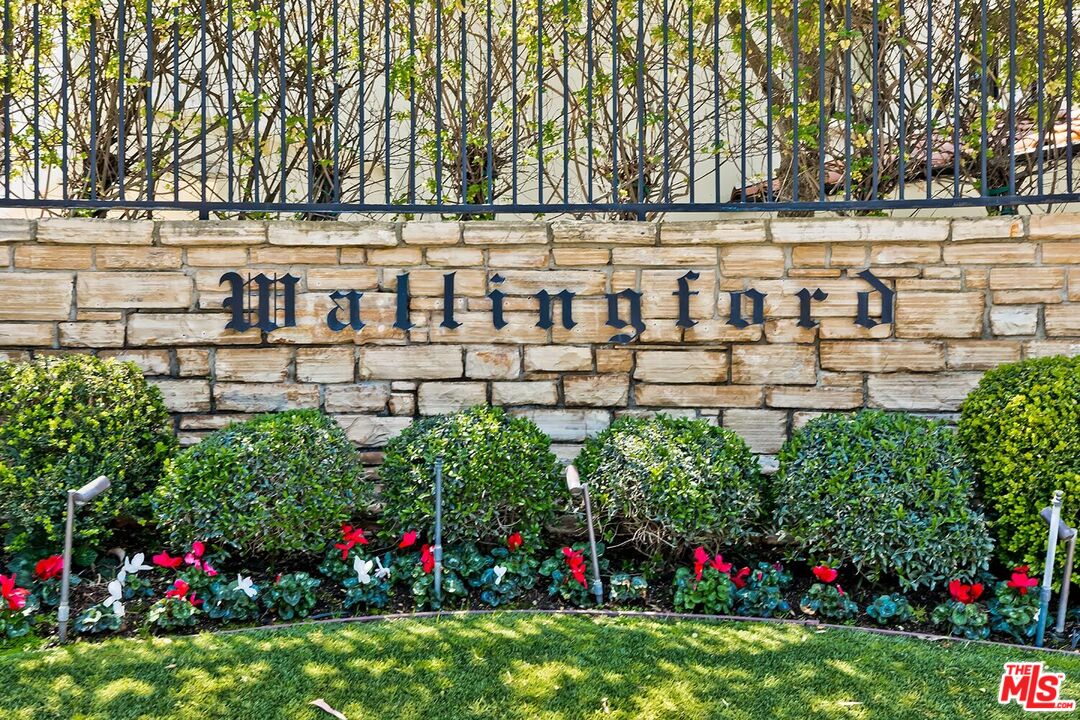 2627 Wallingford Dr