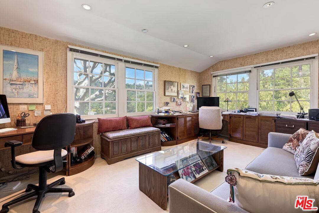 2627 Wallingford Dr