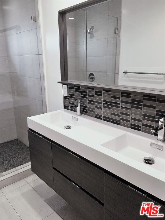 1121 N Sweetzer Ave Unit: 5