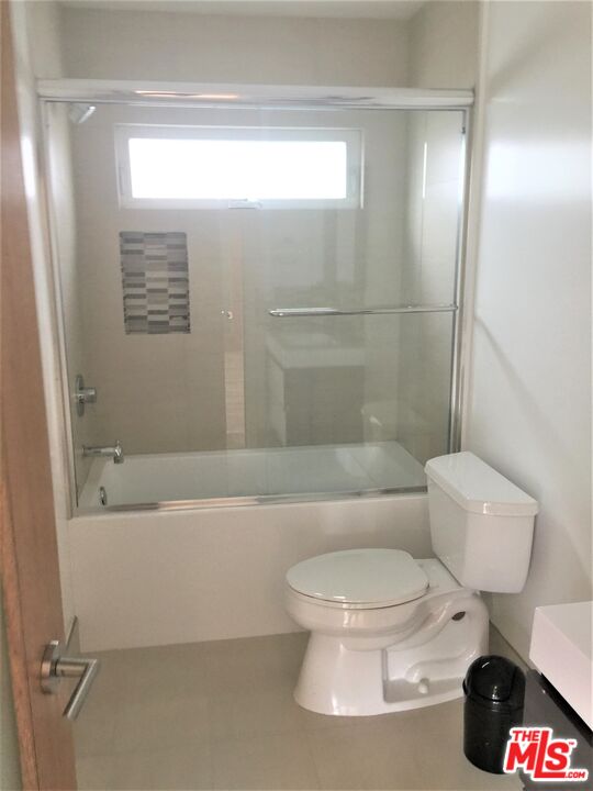 1121 N Sweetzer Ave Unit: 5