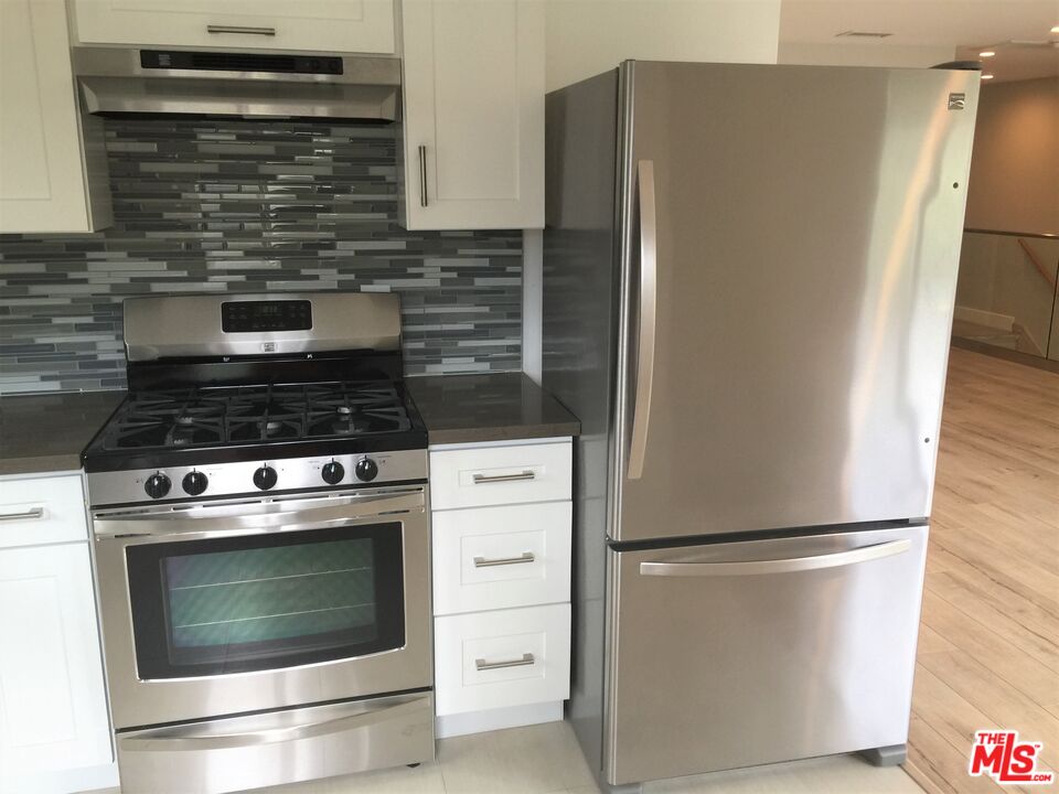 1121 N Sweetzer Ave Unit: 5