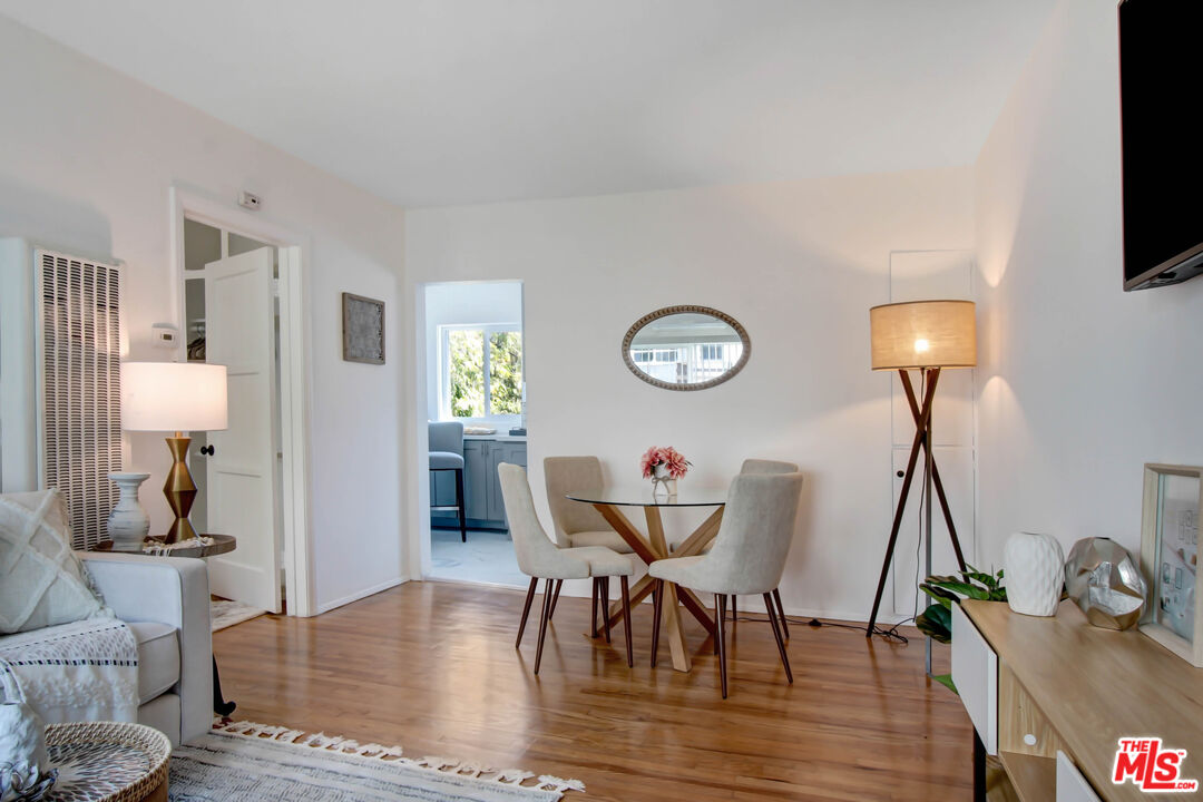238 N Almont Dr Unit: 240 1/2