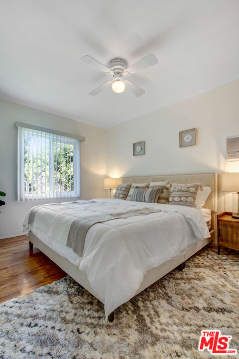 238 N Almont Dr Unit: 240 1/2