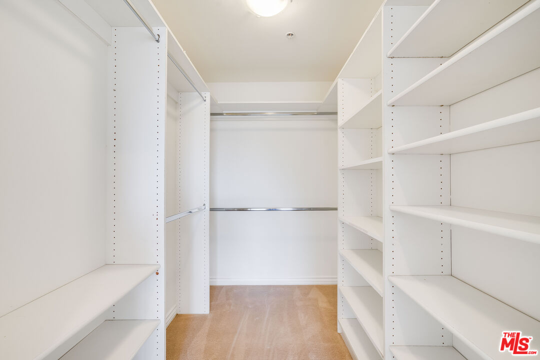 3328 Oakhurst Ave Unit: 205