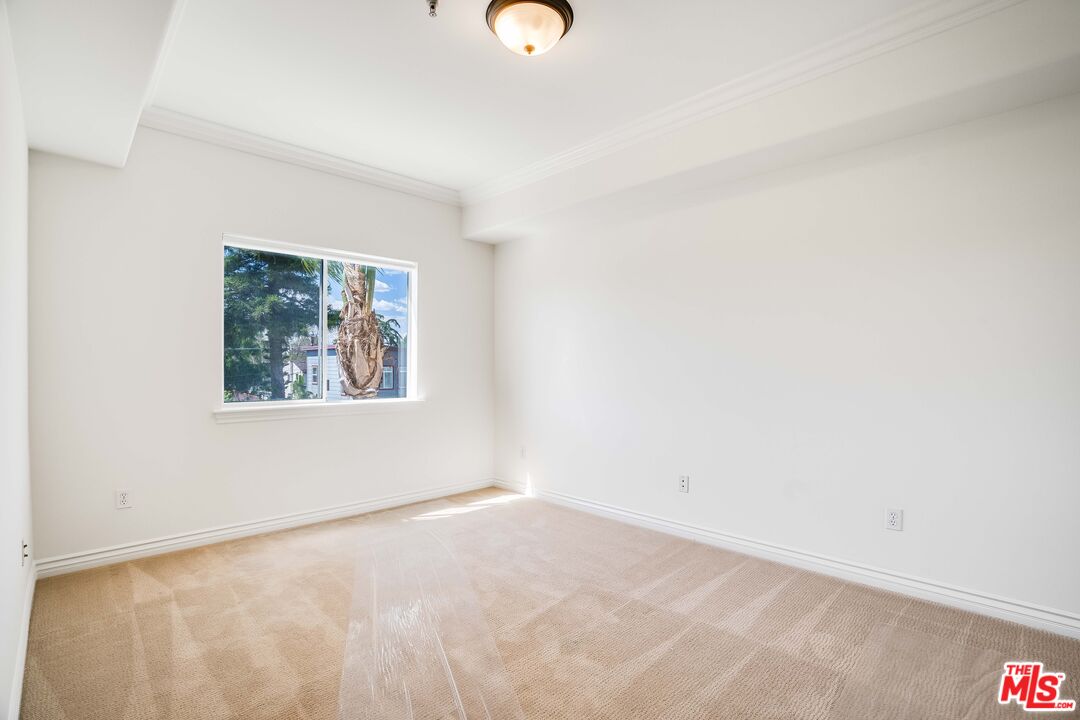 3328 Oakhurst Ave Unit: 205