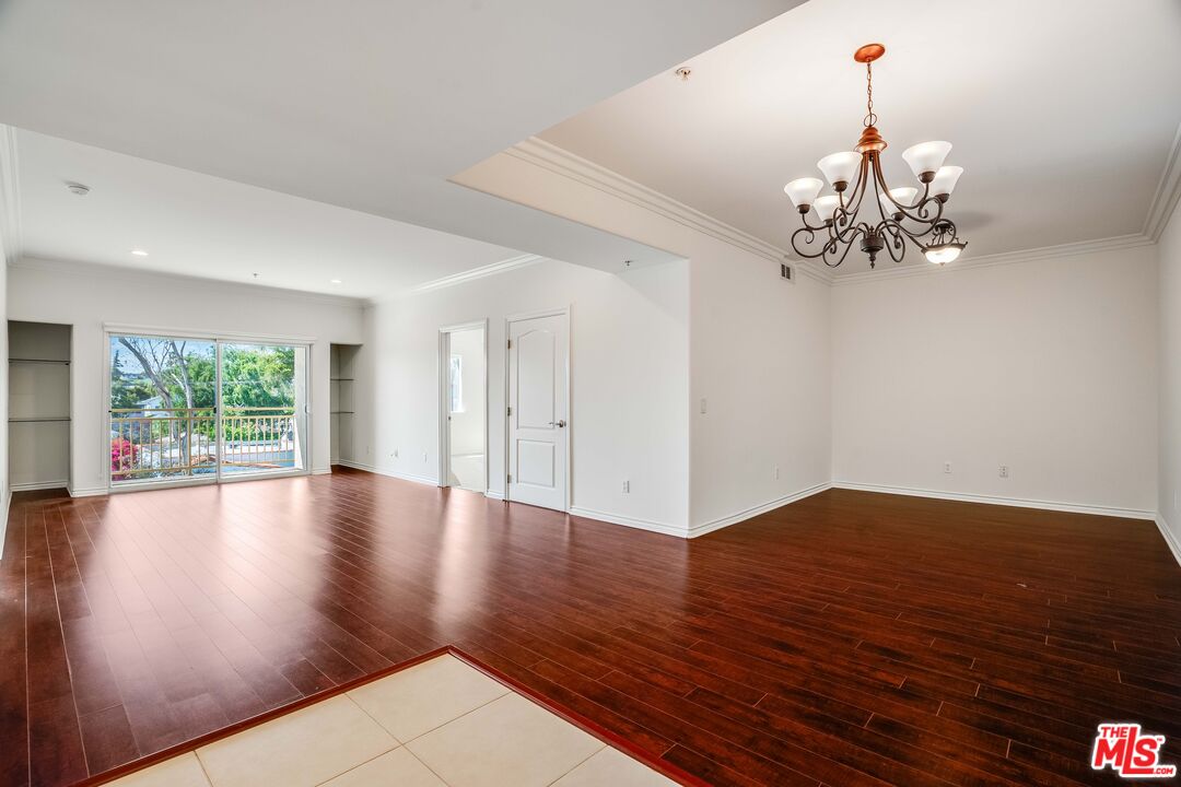 3328 Oakhurst Ave Unit: 205