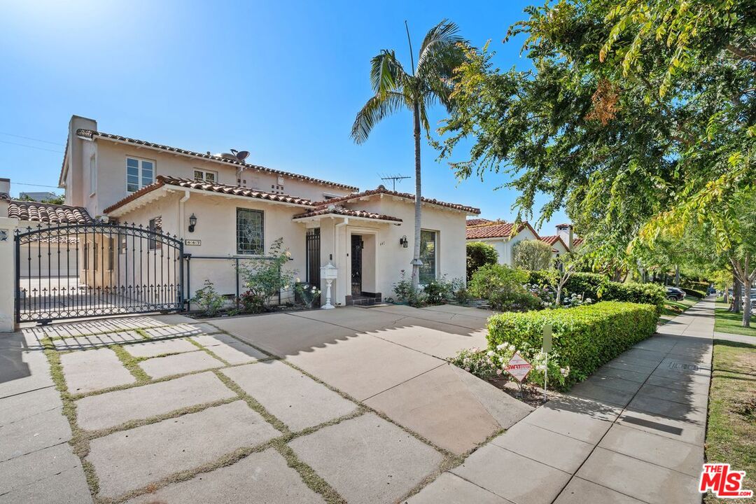 447 El Camino Dr