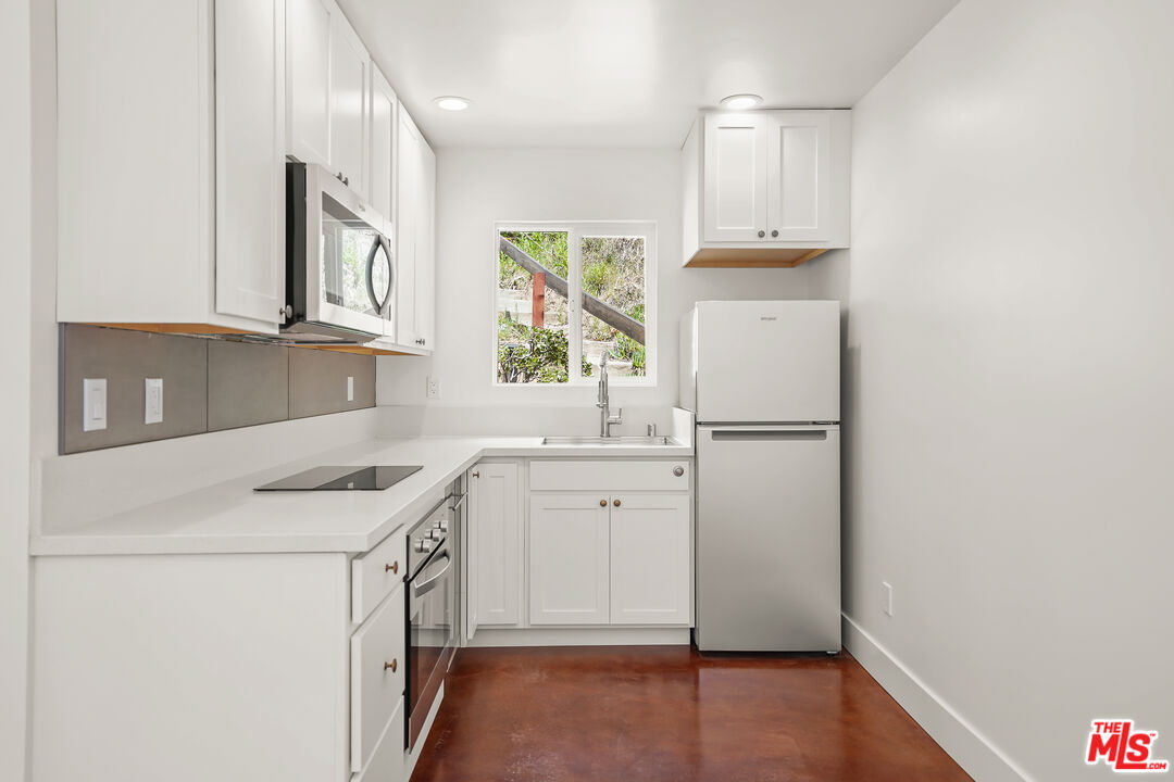 4876 Wicopee Ave