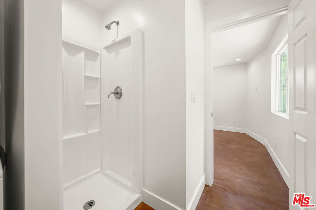 4876 Wicopee Ave