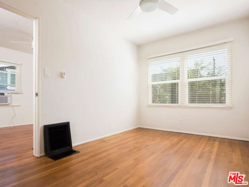 412 W WINDSOR RD Unit: Unit A