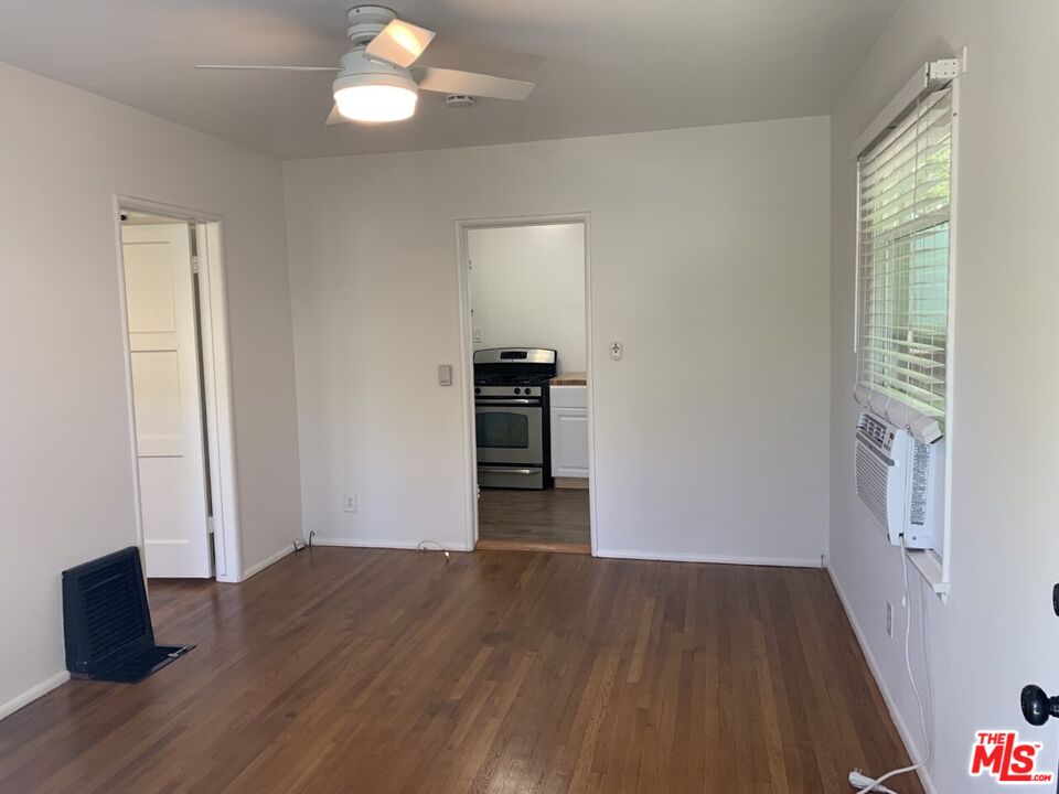 412 W WINDSOR RD Unit: Unit A