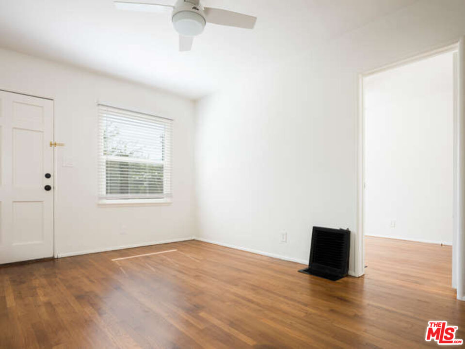 412 W WINDSOR RD Unit: Unit A