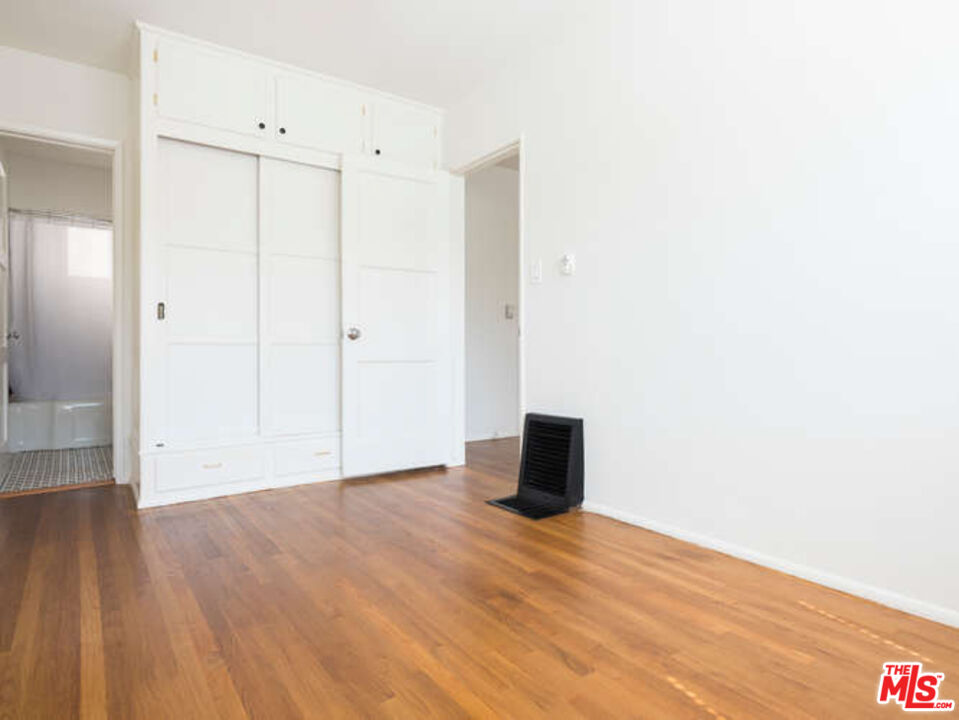 412 W WINDSOR RD Unit: Unit A