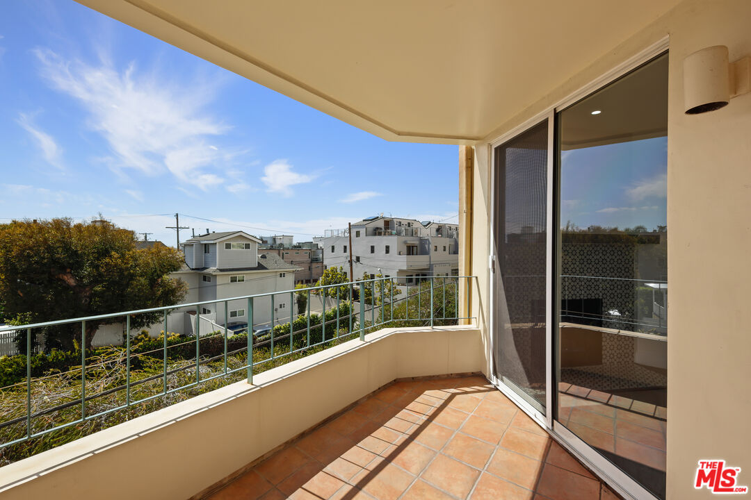 255 Main St Unit: 204