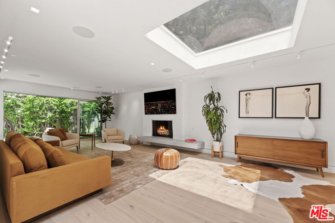 9451 Hidden Valley Pl