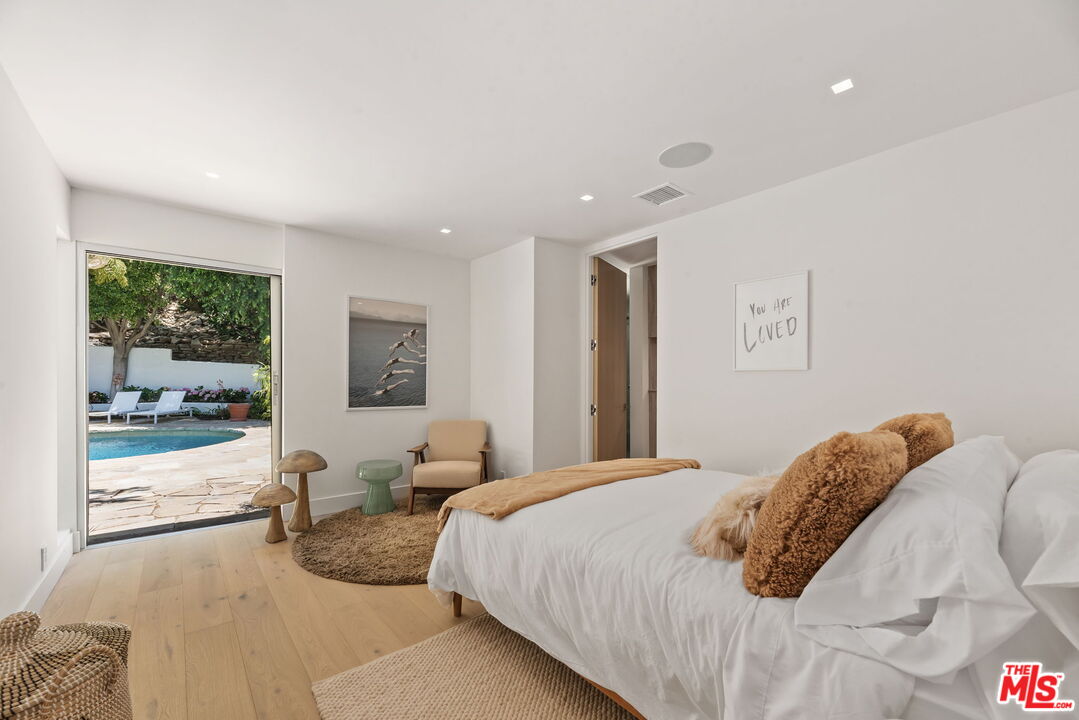 9451 Hidden Valley Pl