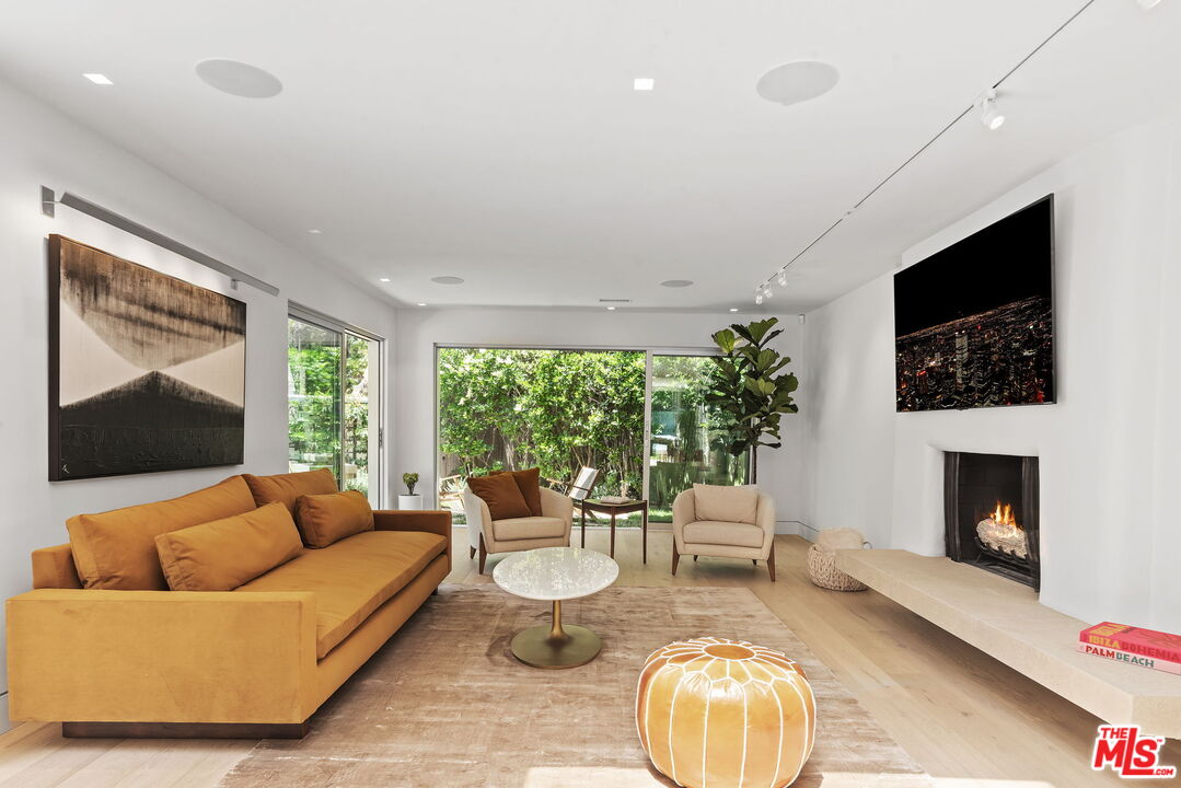 9451 Hidden Valley Pl