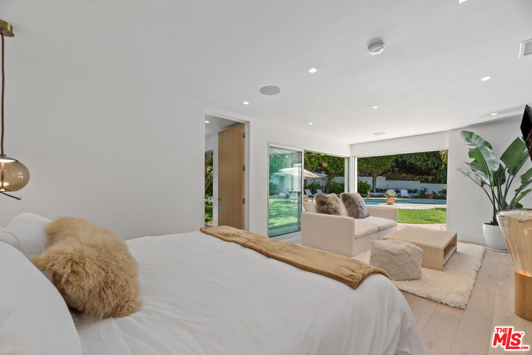 9451 Hidden Valley Pl