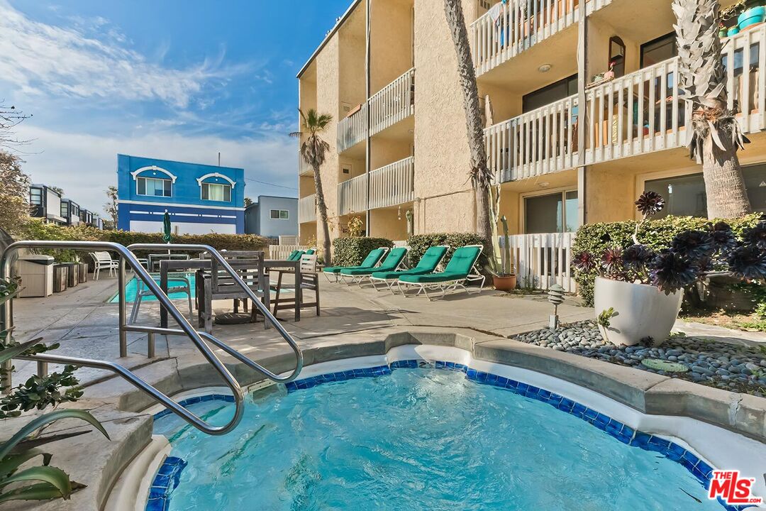 22 Navy St Unit: 206