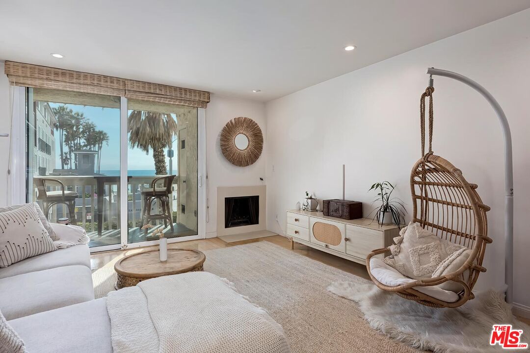 22 Navy St Unit: 206