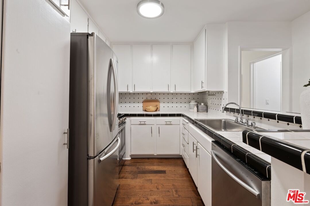 9005 Cynthia St Unit: 217