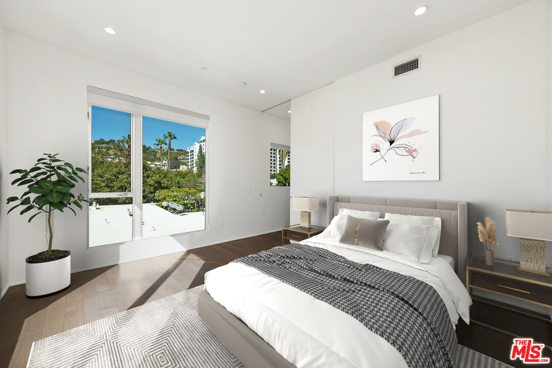 935 N San Vicente Blvd Unit: 6