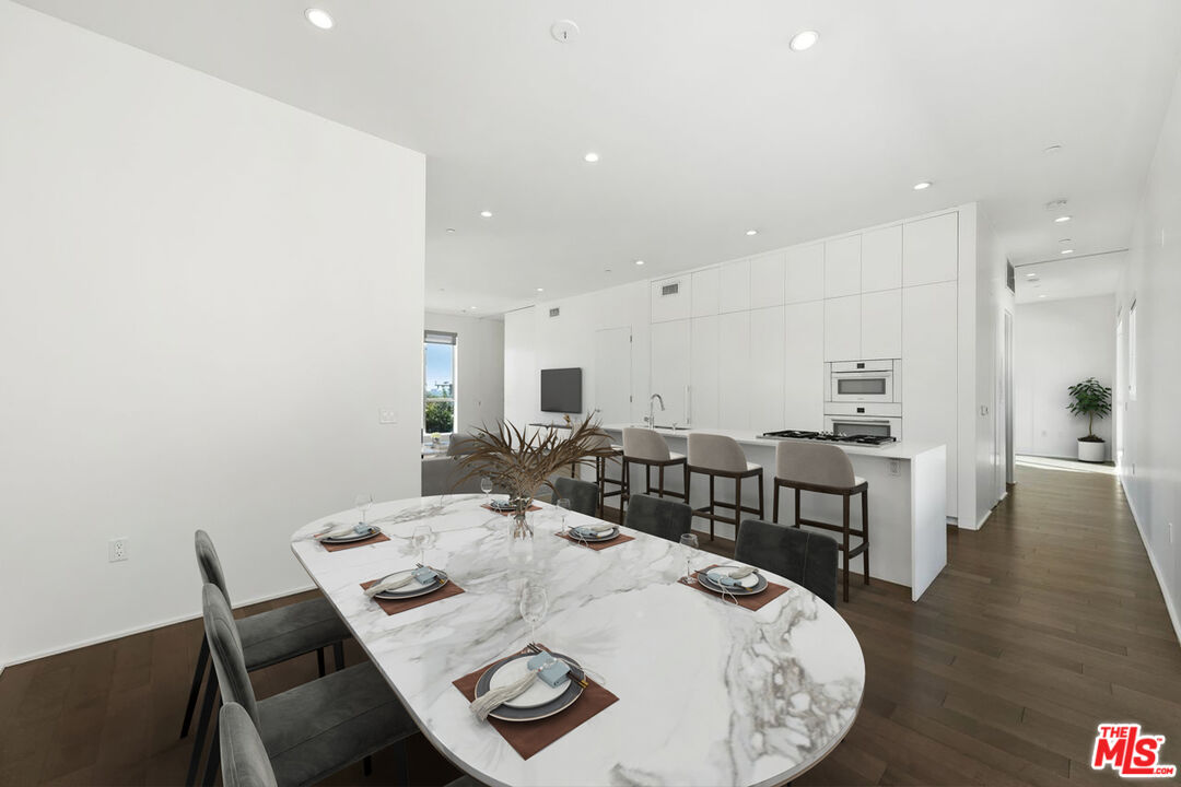 935 N San Vicente Blvd Unit: 6