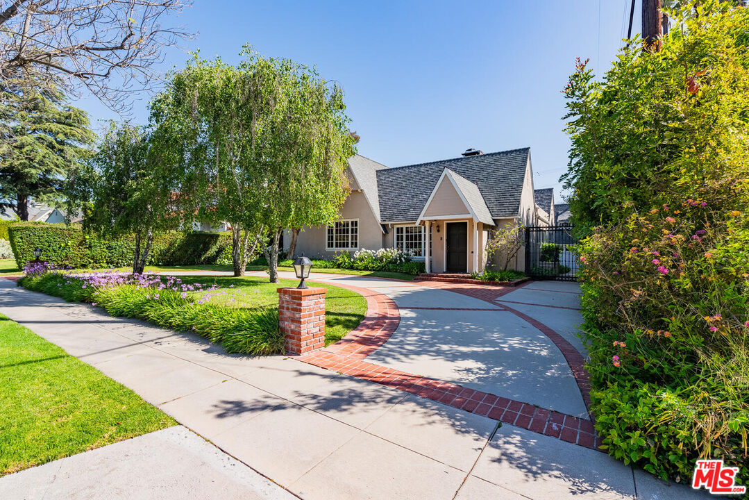 506 N Linden Dr