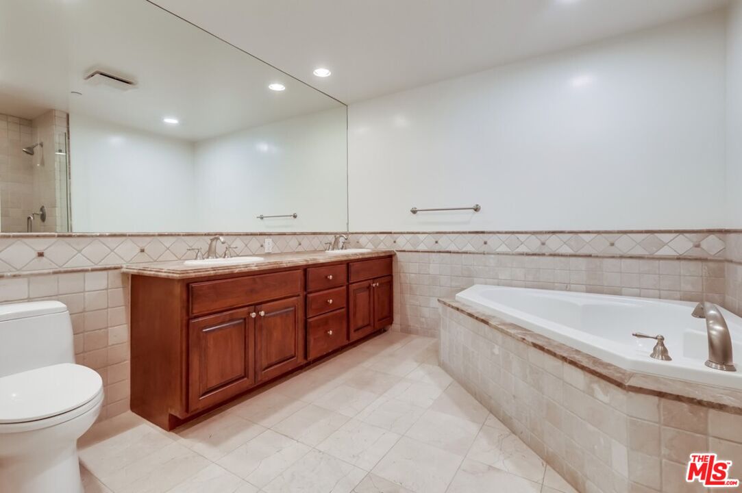 8610 Chalmers Dr Unit: 105