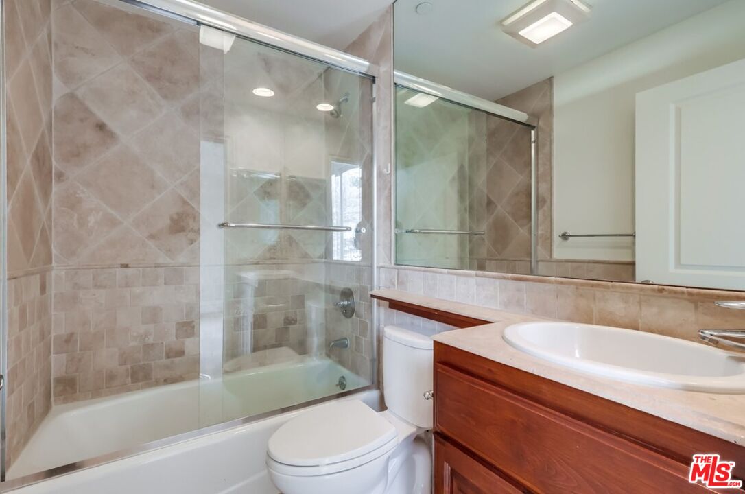 8610 Chalmers Dr Unit: 105