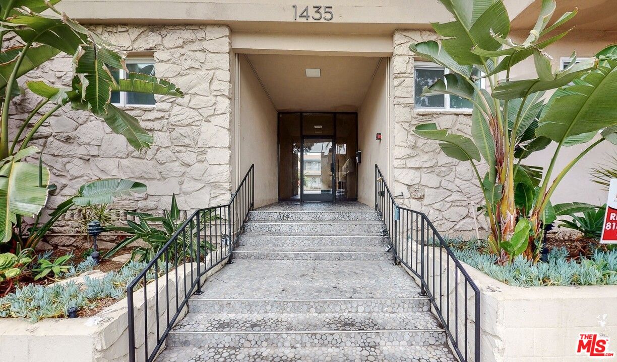 1435 N Fairfax Ave Unit: 1