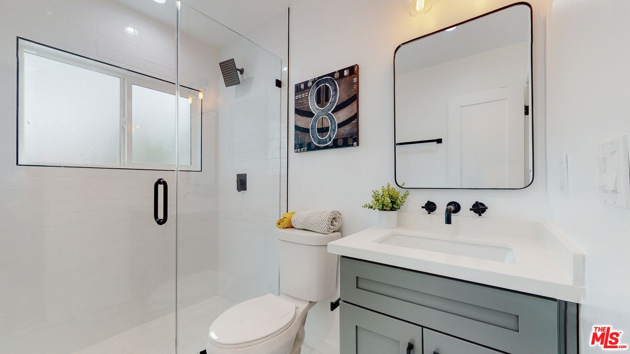 1435 N Fairfax Ave Unit: 1