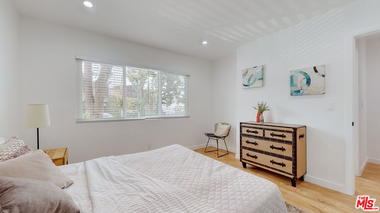 1435 N Fairfax Ave Unit: 1