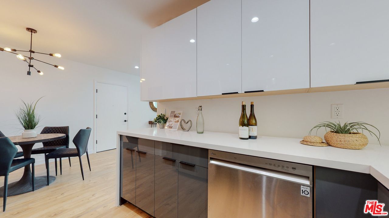 1435 N Fairfax Ave Unit: 1