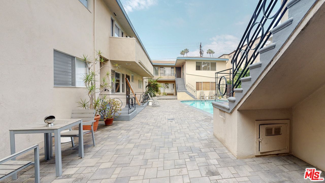 1435 N Fairfax Ave Unit: 1