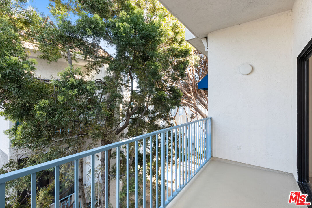 8324 Regents Rd Unit: 3O