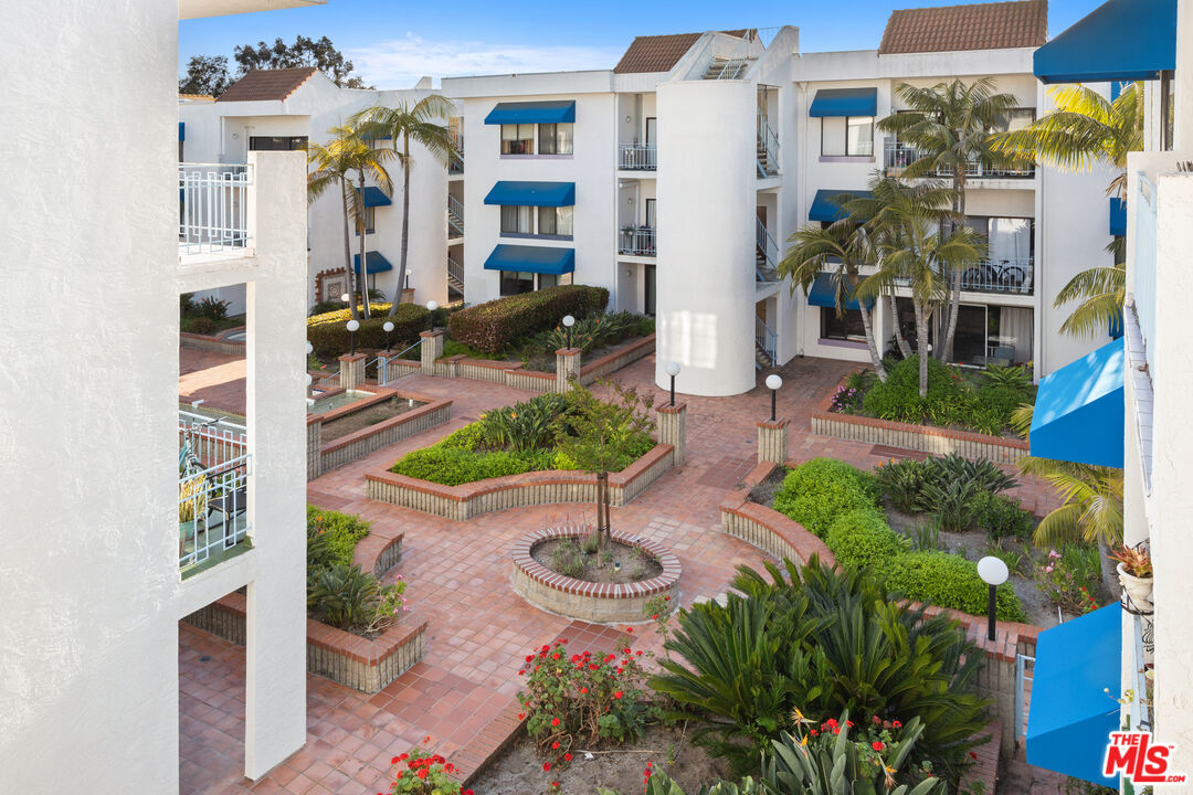 8324 Regents Rd Unit: 3O