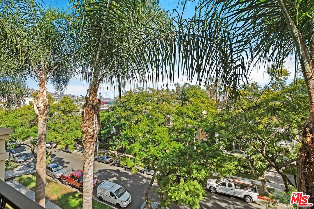 411 N Oakhurst Dr Unit: 409