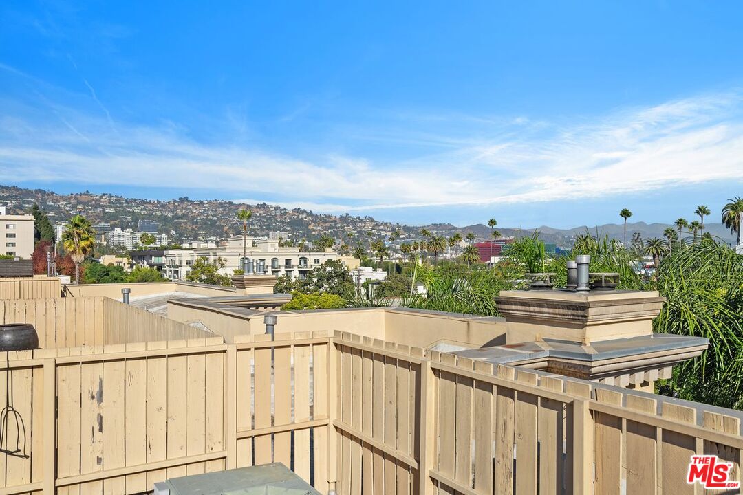 411 N Oakhurst Dr Unit: 409