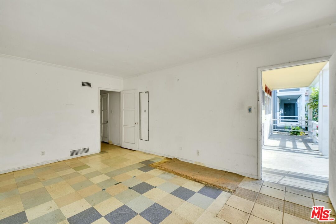132 S Edgemont St