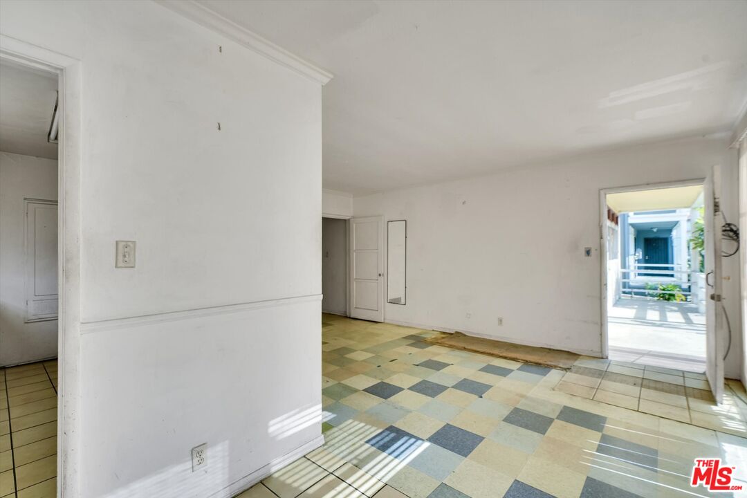 132 S Edgemont St