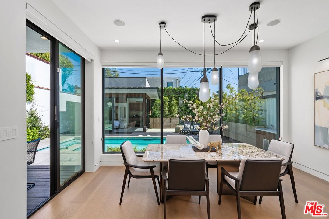714 N La Jolla Ave