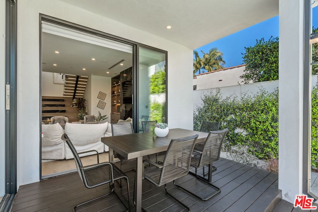 714 N La Jolla Ave