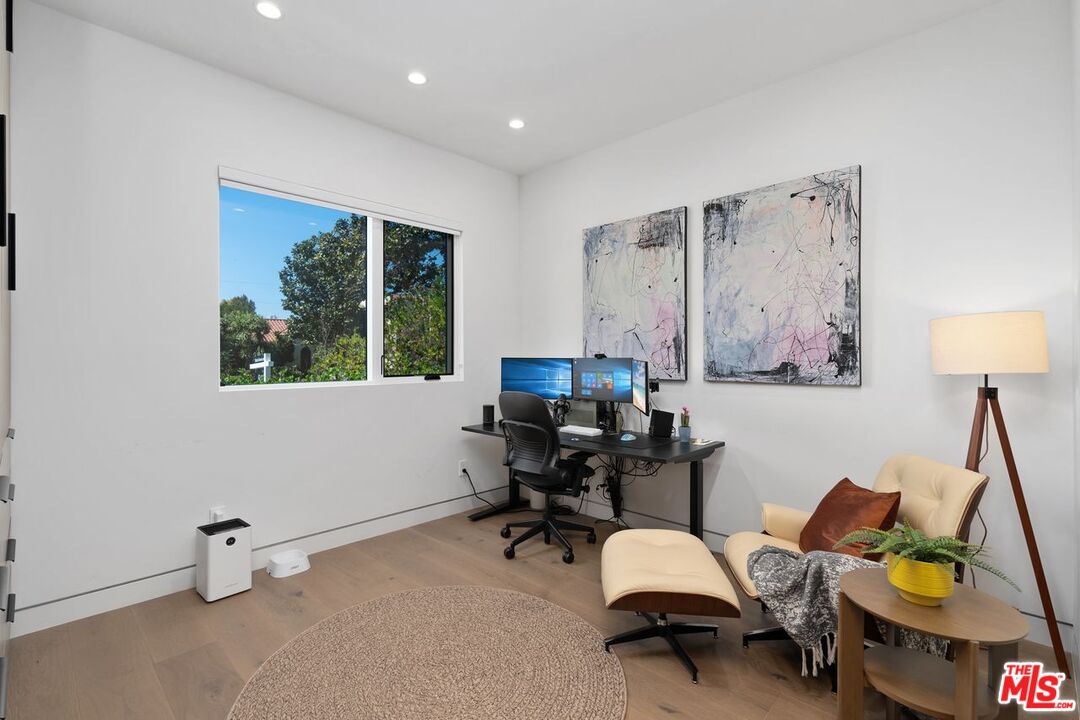 714 N La Jolla Ave