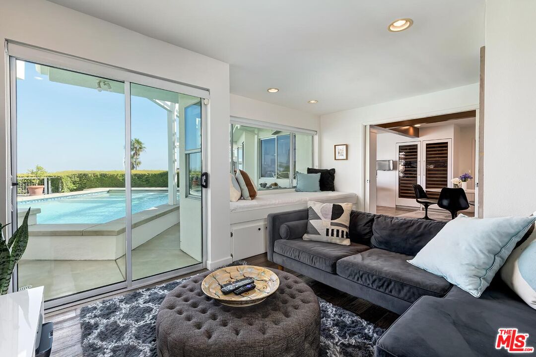 2224 Hercules Dr