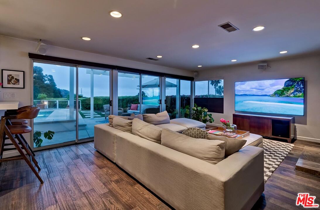 2224 Hercules Dr