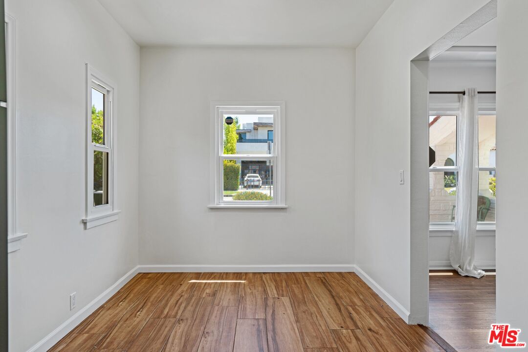 337 N La Jolla Ave