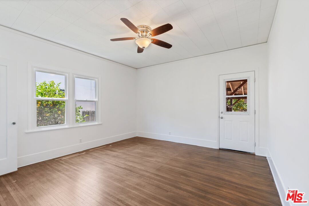 337 N La Jolla Ave