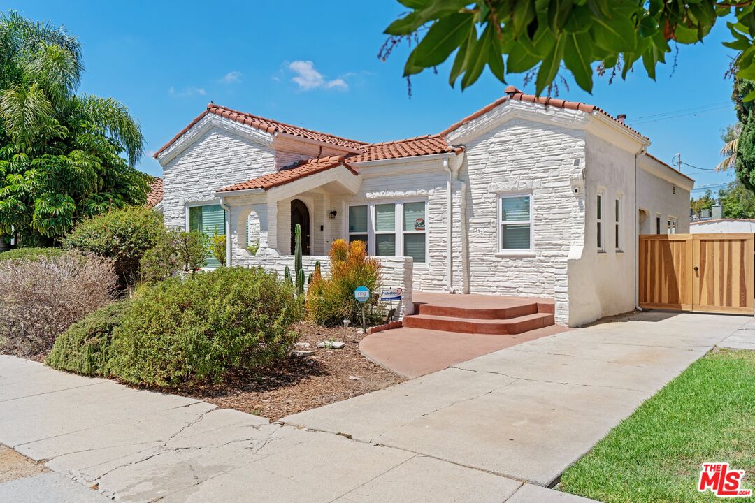 337 N La Jolla Ave