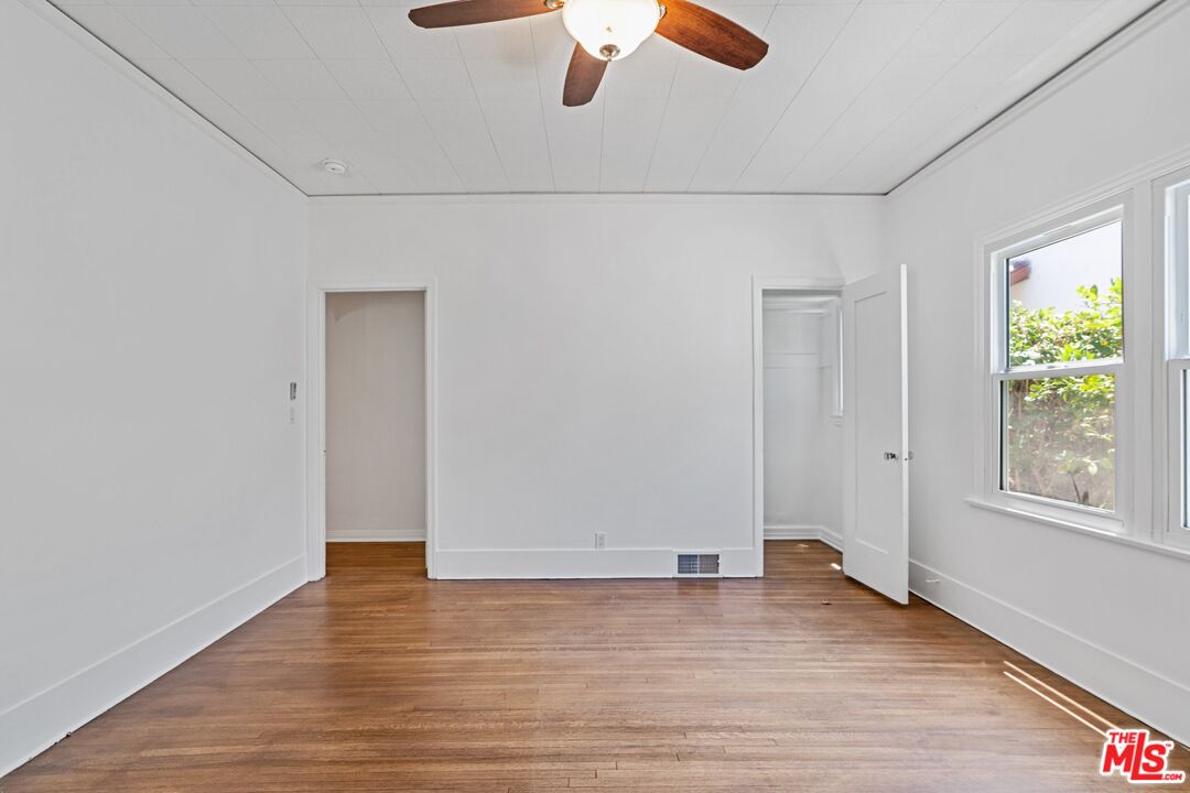 337 N La Jolla Ave